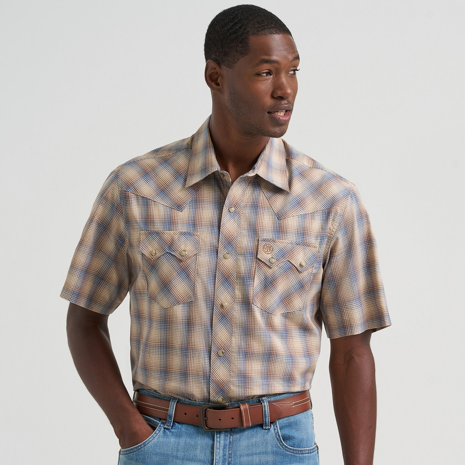Wrangler® Men's Retro Short Sleeve Western Shirt - Brown Plaid