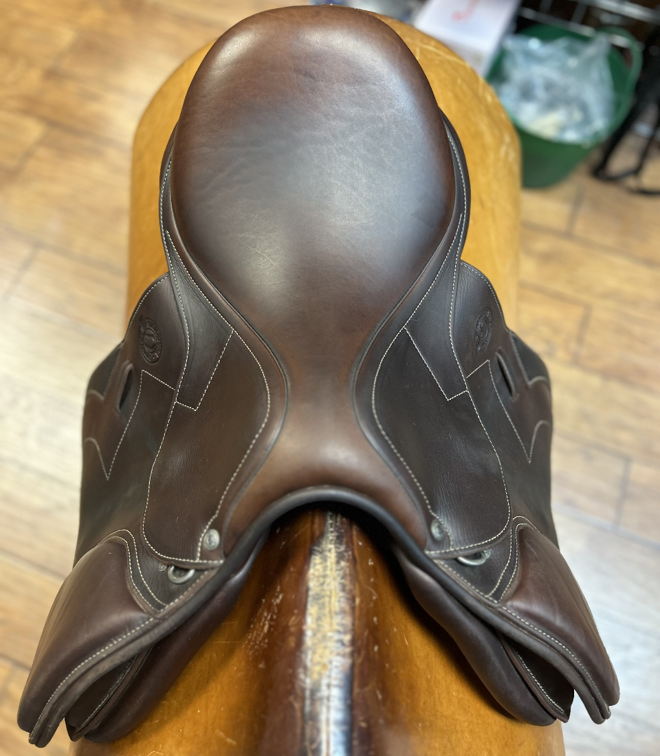 Antarès Signature Jumping Saddle - 17" - One Only